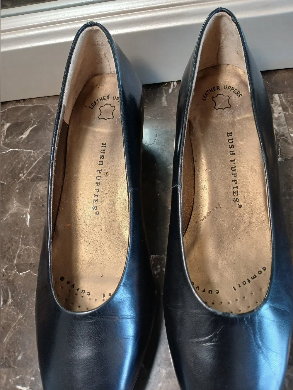 Hush Puppies Black Leather Slip-On 1.5